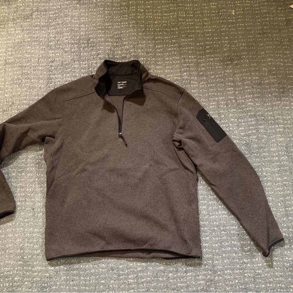 Arcteryx covert cardigan half zip black.